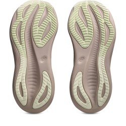 GEL-NIMBUS 27  FAWN/BIRCH